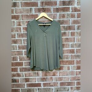 Green Lightweight Knit Women’s Top Blouse